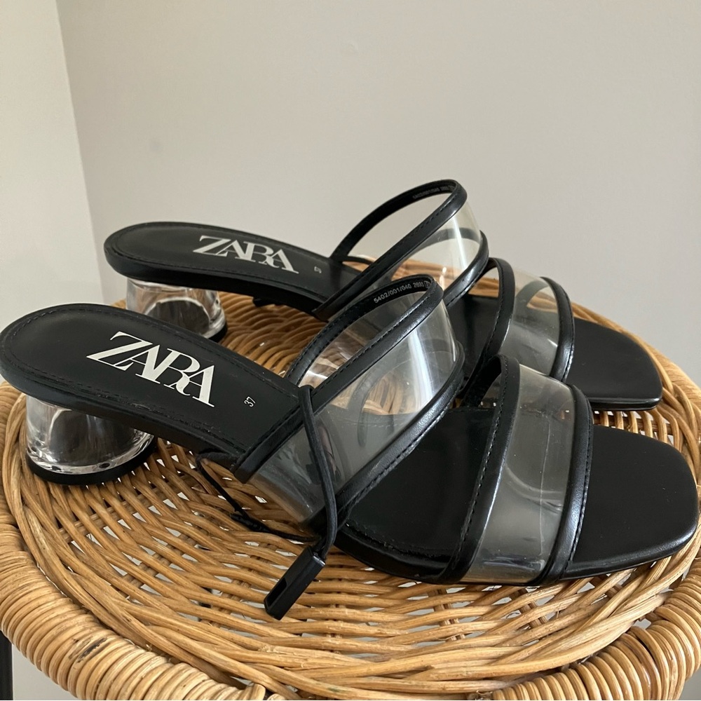 NEW WITHOUT TAGS Zara Clear Block Heel Sandal